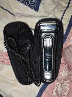 Holicí strojek Braun Series 7 + nabíječka + pouzdro