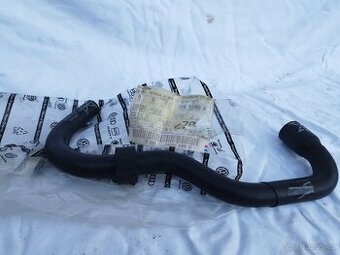 P: Vodní hadice termosatu Škoda Octavia I 1.6 75kw