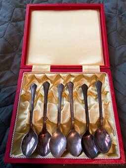 Sada starožitných lžicí