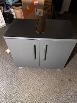 Skříňka pod umyvadlo