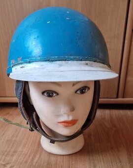 Helma,přilba hříbek,kokosák aj.- 3 ks a brýle - zachovalé