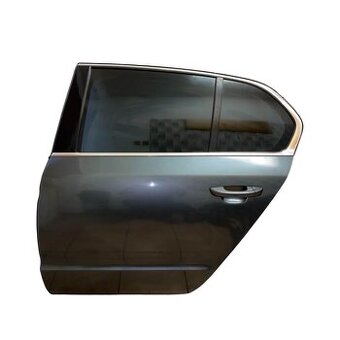 Levé zadní dveře šedá metalíza LF8J Škoda Superb 2 sedan 09