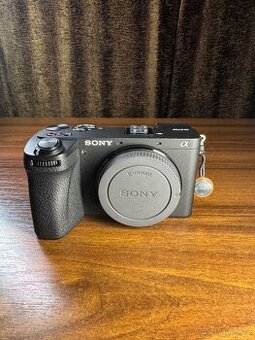 Zamluveno Sony a6700