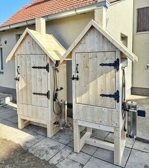 Dřevěná udírna na klasické topením,spirálou,generátor kouře