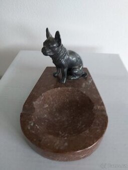 popelník kameninový se soškou