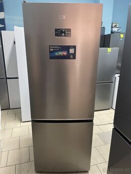 Zánovní lednice Beko 70cm široká