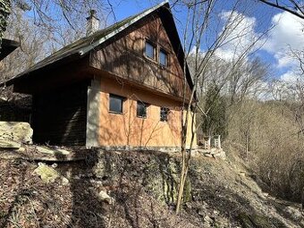 Chata v blízkosti lomu Amerika, okres Beroun