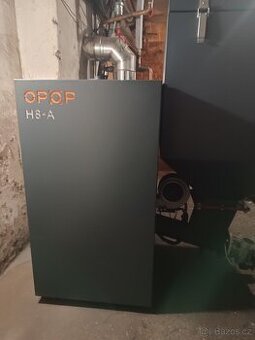 Kotel na tuhá paliva včetně násypky