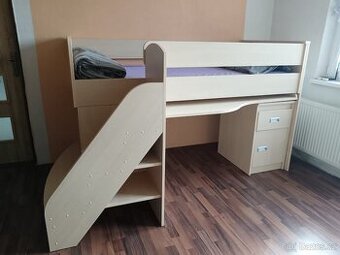 Postel - nadzemní s úložnými prostory