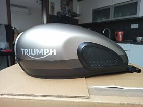 Triumph scrambler 900 Sandstorm edition tank