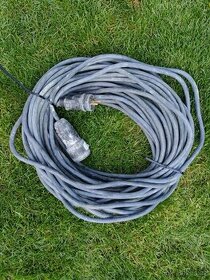 Prodlužovací kabel 30m