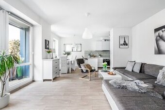 Mezonetový byt 4+kk | 112 m2, terasa, sklep, 3x parking, pří
