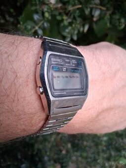 REZERVOVANO.Nefunkční digitalni hodinky SEIKO