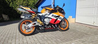 Honda cbr 1000rr fireblade
