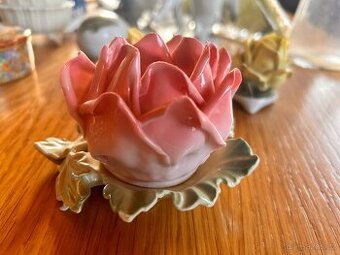 Porcelánové starožitné růže 2x Karl Ens a 1x Drážďany