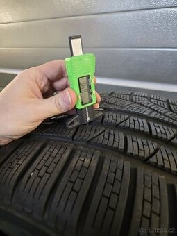 Zimni pneu Porsche Pirelli