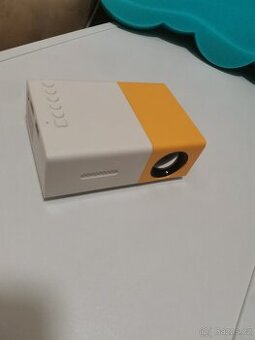 Mini Full HD projektor