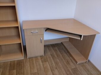 Rohový psací stůl