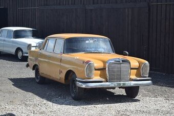 Mercedes-Benz W111 220b