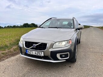Volvo XC70 D5 AWD manuál
