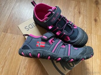 Sandály Trollkids vel.35