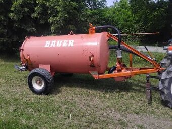 Prodám fekál BAUER 2200 Litrů