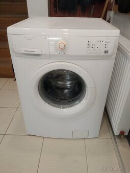 Pračka Elektrolux 1 rok používaná