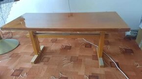 Konferenční stůl