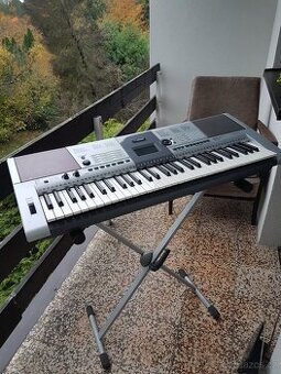 Nové klávesy Yamaha E 403