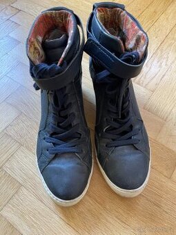 Kožené kotníkové tenisky sneakers na klínku MJUS vel. 41