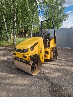 PRODÁM TANDEMOVÝ VIBRAČNÍ VÁLEC JCB VMT 260 R.V 2019