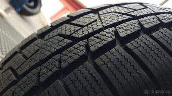 Téměř nové zimní pneu 205/55/17 XL, sada, DOT23