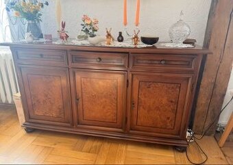Komoda masivní dřevěná
