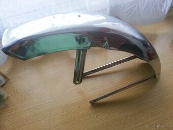 Přední blatník na Jawa 350 634 napadený kutilem