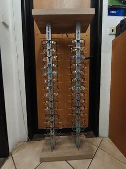 Samostatný dvojstojan na obruby.