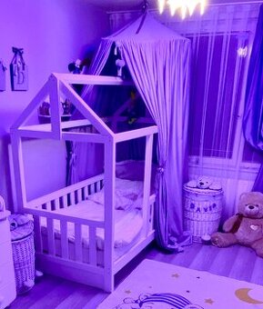 Postel domeček z masivu