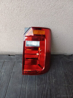 pravé zadní světlo vw caddy 2K1 945 096 T