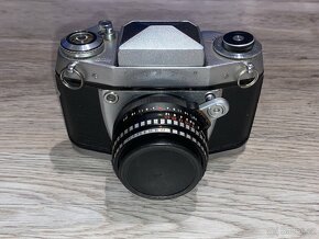 Starší fotoaparát EXA la , Autoknips II a příslušenství