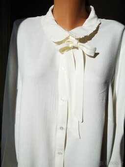 Krásná halenka vel. 50 - smetanová