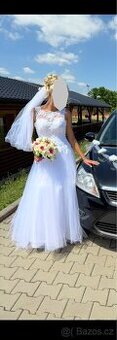 Svatební šaty