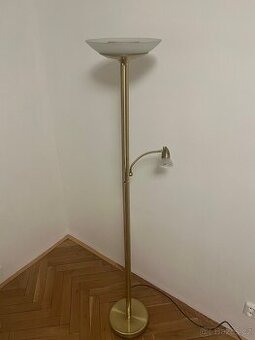 Stojací lampa – mosaz, s čtecím světlem