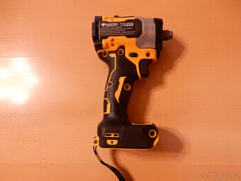 Prodám aku bezuhlíkový rázový utahovák na baterie Dewalt