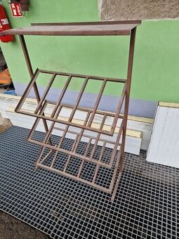 Nabizím.regál na zeleninové přepravky