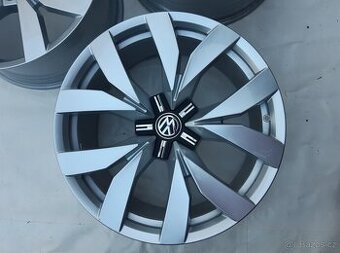 Alu disky Volkswagen Touareg 3 R20 Montero