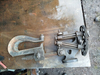 Vykružovací nůžky na plech - staré litinové