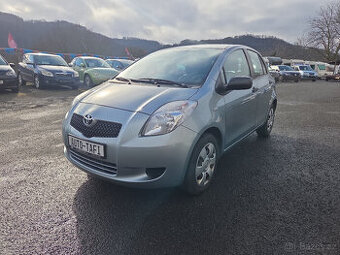 Toyota Yaris 1.3i (64 kW)
