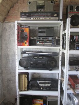 magnetofoy,gramogony,zesilovače atd.