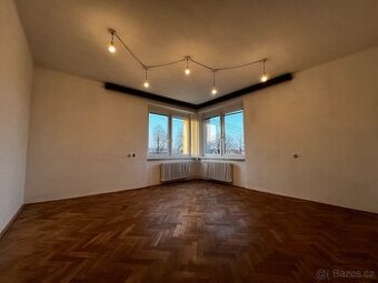 3+1 po částečné rekonstrukci (80+7 m²) · Zahrada (300 m²)