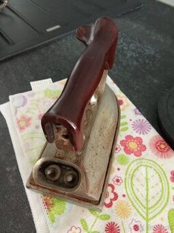 Starožitné žehličky