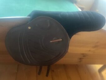 Prodám dostihové sedlo